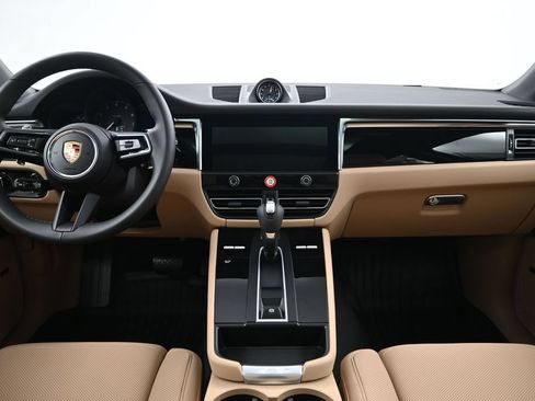 New 2026 Porsche Macan AWD/4WD image 9
