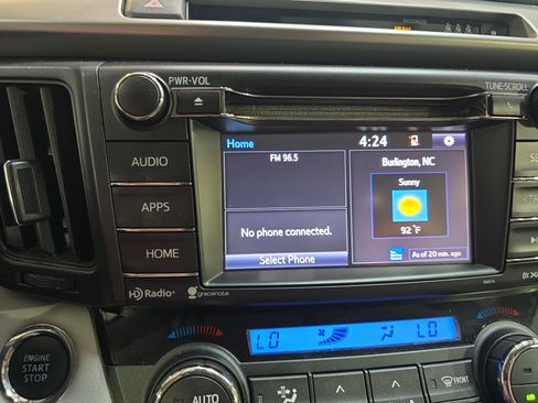 Used 2018 Toyota RAV4 XLE FWD image 20