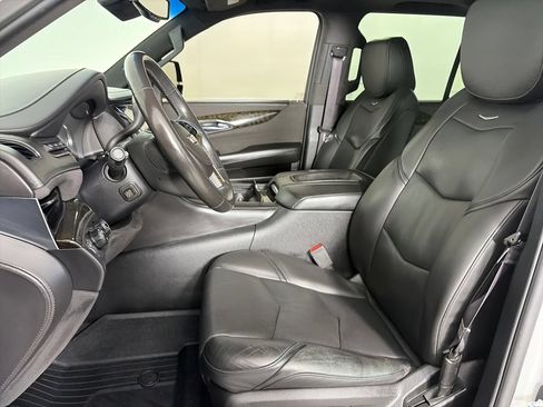 Used 2016 Cadillac Escalade Platinum AWD/4WD image 11