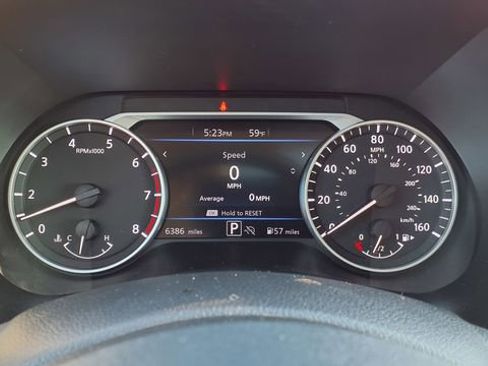 Used 2024 Nissan Sentra SR w/ SR Premium Package image 30