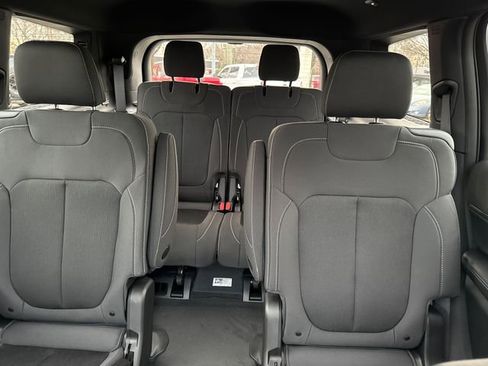 New 2025 Jeep Grand Cherokee L Laredo w/ Luxury Tech Group I image 25