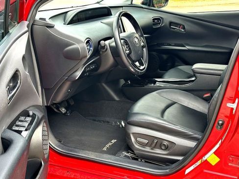 Used 2019 Toyota Prius Limited image 10