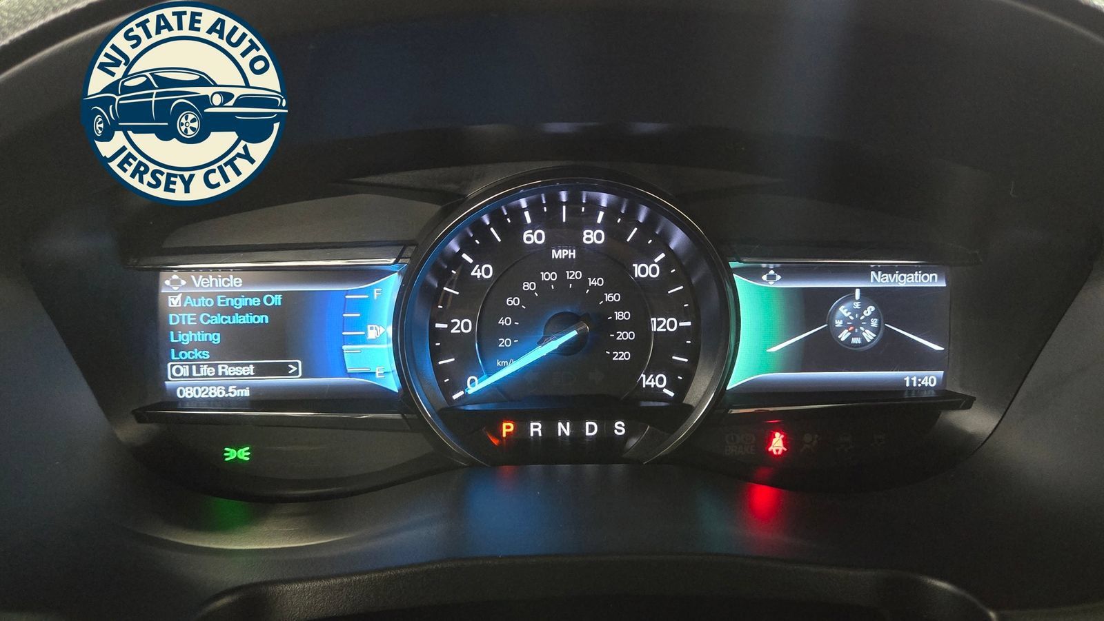 Used 2019 Ford Explorer XLT w/ Equipment Group 202A AWD/4WD image 17