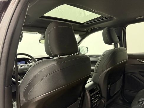 New 2025 Jeep Grand Cherokee Laredo X w/ Luxury Tech Group I image 18