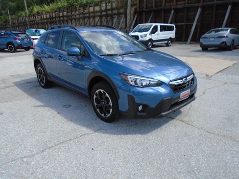 Used 2022 Subaru Crosstrek 2.0i Premium AWD/4WD image 3