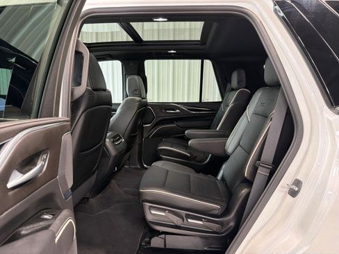 Used 2024 Cadillac Escalade Sport w/ LPO, ONYX Package AWD/4WD image 15