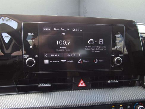 Used 2023 Kia Sportage LX AWD/4WD image 18