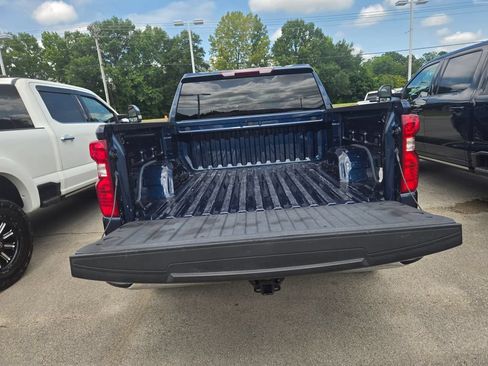 Used 2023 Chevrolet Silverado 1500 LT AWD/4WD image 5