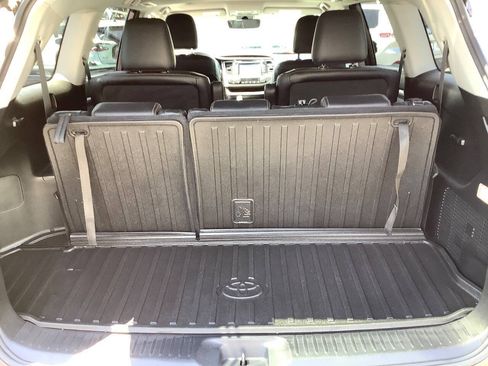Used 2017 Toyota Highlander Limited AWD/4WD image 34