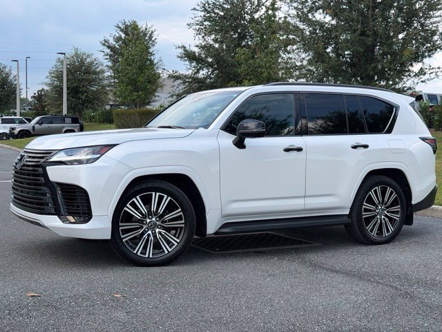 Used 2025 Lexus LX 600 4WD w/ Appearance Package image 3