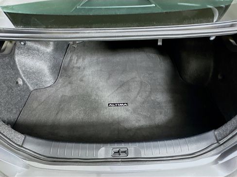 Used 2024 Nissan Altima 2.5 SV FWD image 27