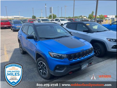 Used 2024 Jeep Compass Trailhawk AWD/4WD image 7