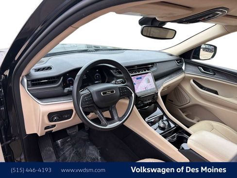 Used 2022 Jeep Grand Cherokee Limited AWD/4WD image 2