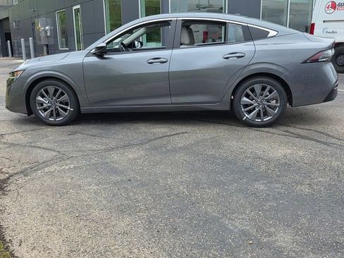 New 2026 Nissan Sentra SL w/ Floor Mat Package FWD image 5