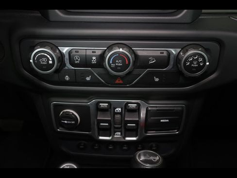 Used 2018 Jeep Wrangler Unlimited Sport S AWD/4WD image 13