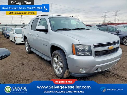 Used 2013 Chevrolet Avalanche LT image 5