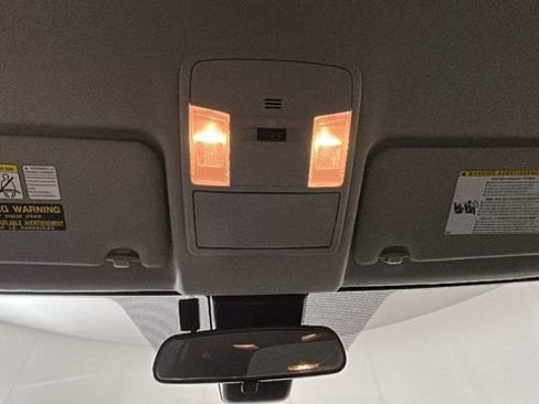 Used 2017 Toyota RAV4 LE AWD/4WD image 24