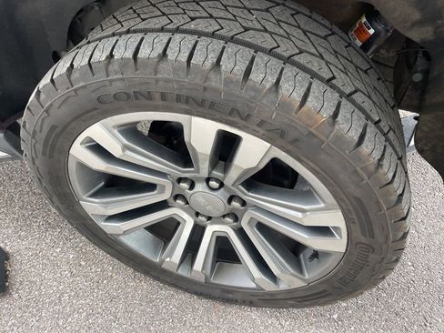 Used 2017 GMC Yukon XL Denali w/ Open Road Package image 12