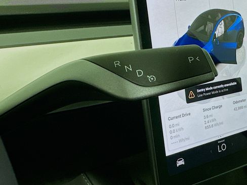 Used 2022 Tesla Model Y Performance image 23