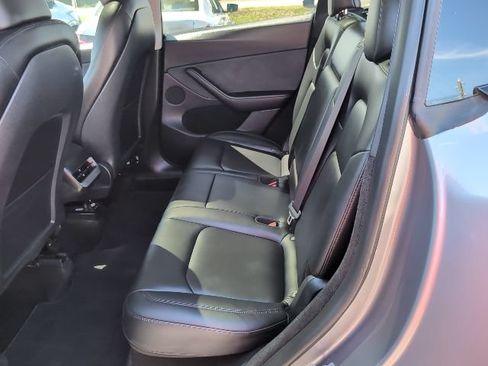 Used 2024 Tesla Model Y Long Range AWD/4WD image 20
