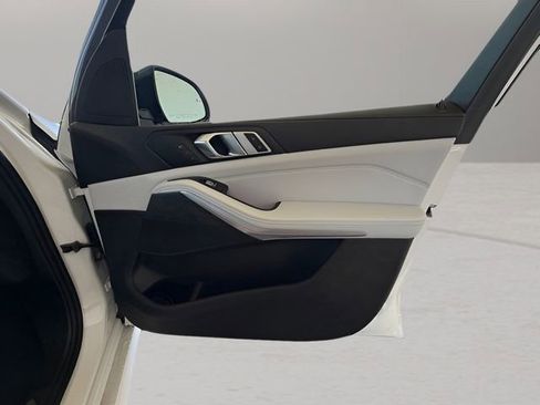 Used 2024 BMW X7 xDrive40i w/ M Sport Package image 45