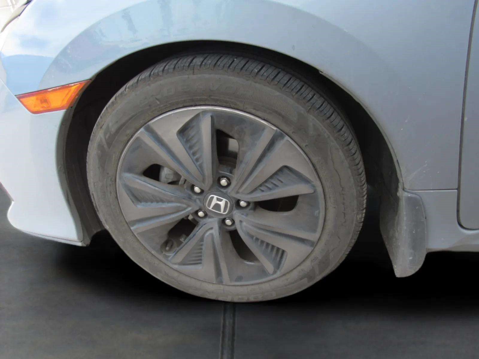 Used 2019 Honda Civic EX image 5