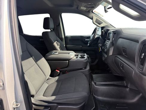 Used 2020 Chevrolet Silverado 1500 Custom w/ Custom Value Package image 17