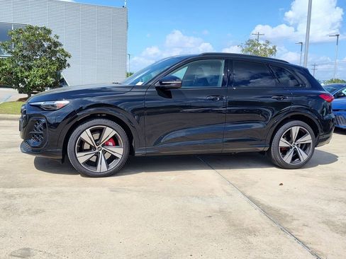 Used 2025 Audi SQ5 Prestige AWD/4WD image 3