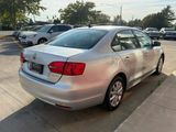 Used 2011 Volkswagen Jetta SE image 3