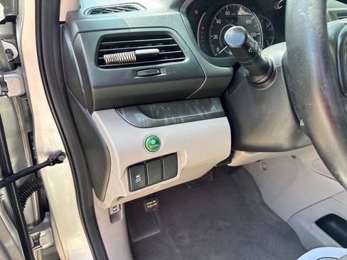 Used 2012 Honda CR-V EX-L image 26