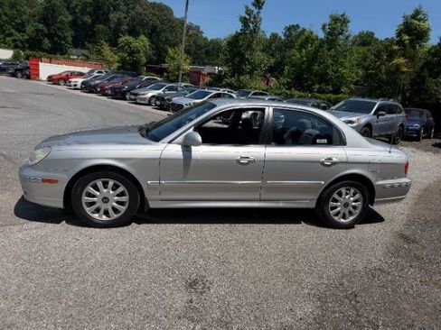 Used 2005 Hyundai Sonata GLS FWD image 2