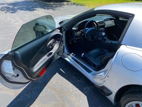Used 2002 Chevrolet Corvette Z06 w/ Memory Pkg RWD image 10