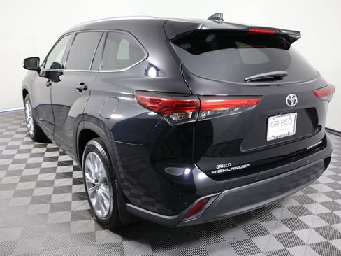 Used 2021 Toyota Highlander Limited AWD/4WD image 6