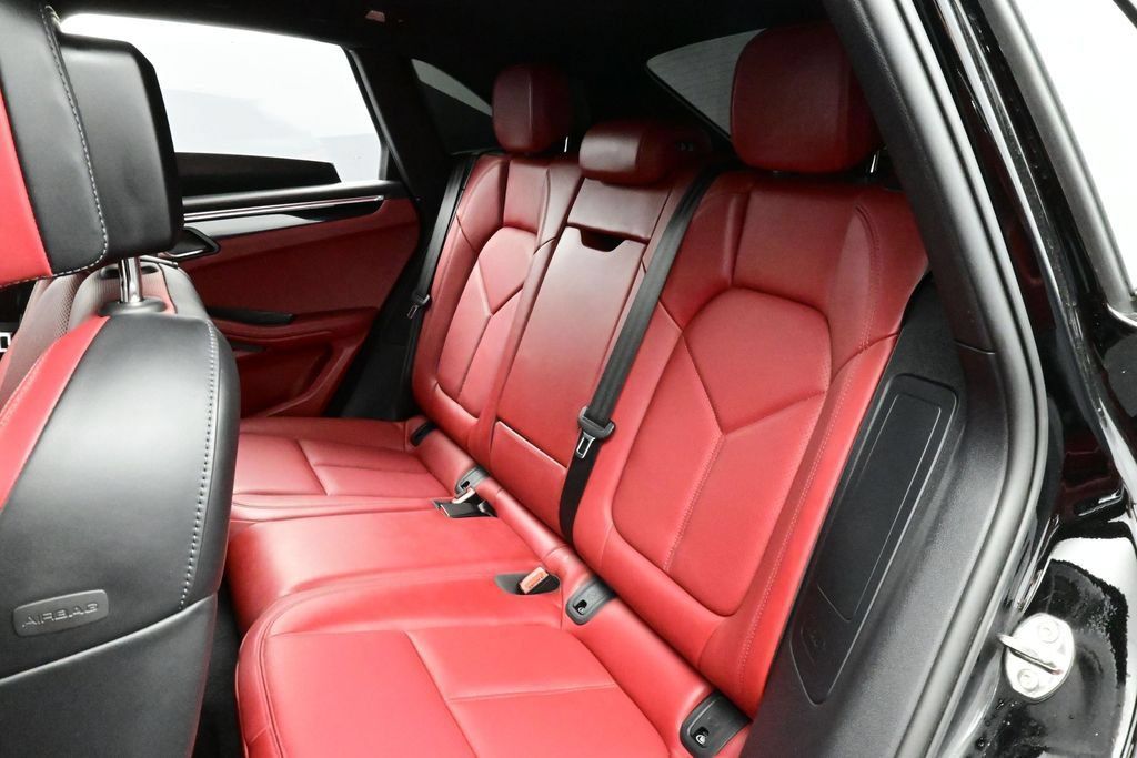Certified 2023 Porsche Macan S AWD/4WD image 14