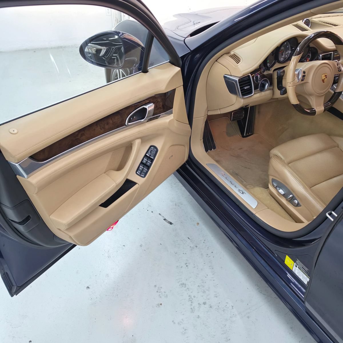 Used 2016 Porsche Panamera 4S AWD/4WD image 16
