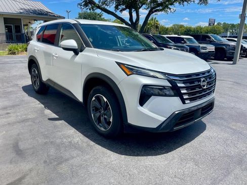 Used 2025 Nissan Rogue SV FWD image 5