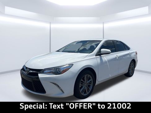 Used 2017 Toyota Camry SE FWD image 6