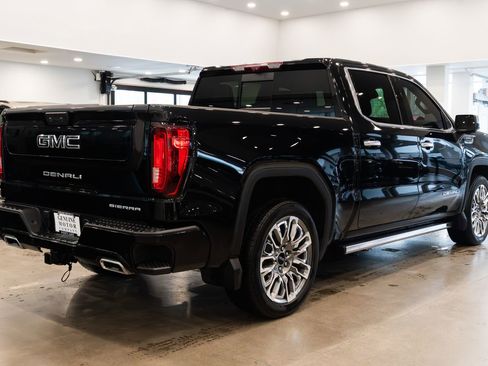 Used 2023 GMC Sierra 1500 Denali Ultimate AWD/4WD image 4