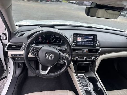Used 2020 Honda Accord Touring image 12
