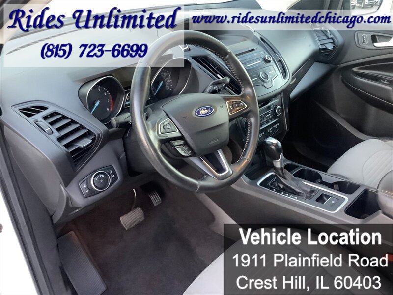 Used 2017 Ford Escape SE w/ SE Sport Appearance Package FWD image 19