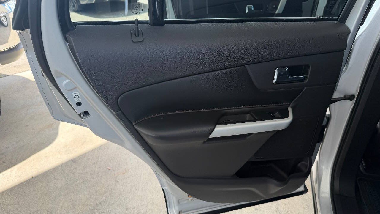 Used 2011 Ford Edge Limited w/ Vision Pkg AWD/4WD image 19