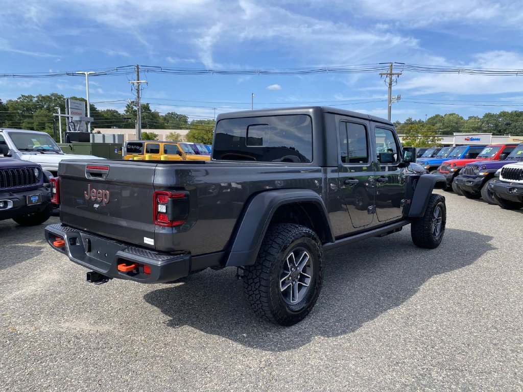 Certified 2026 Jeep Gladiator Mojave AWD/4WD image 3