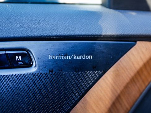 Used 2024 Volvo XC90 B5 Plus w/ Protection Package Premier image 24