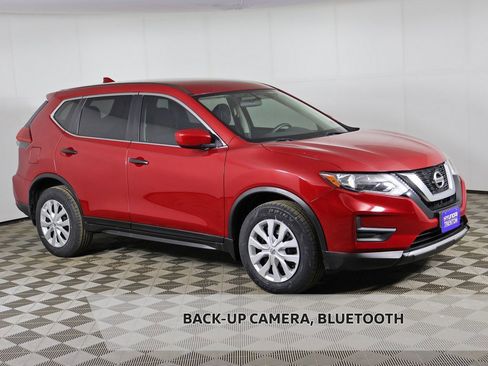 Used 2017 Nissan Rogue S image 1