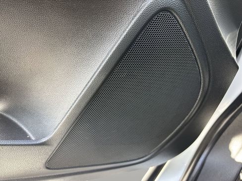 Used 2022 Chevrolet Colorado LT w/ LT Convenience Package image 17