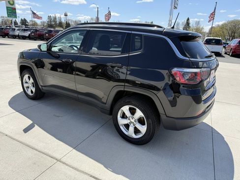 Used 2018 Jeep Compass Latitude w/ Popular Equipment Group AWD/4WD image 6