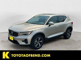Used 2023 Volvo XC40 B5 Plus AWD/4WD video 1