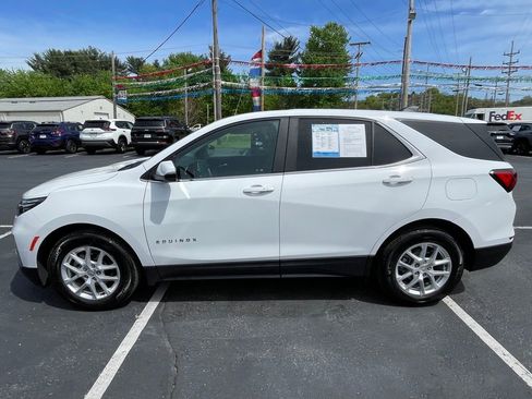 Used 2023 Chevrolet Equinox LT FWD image 9