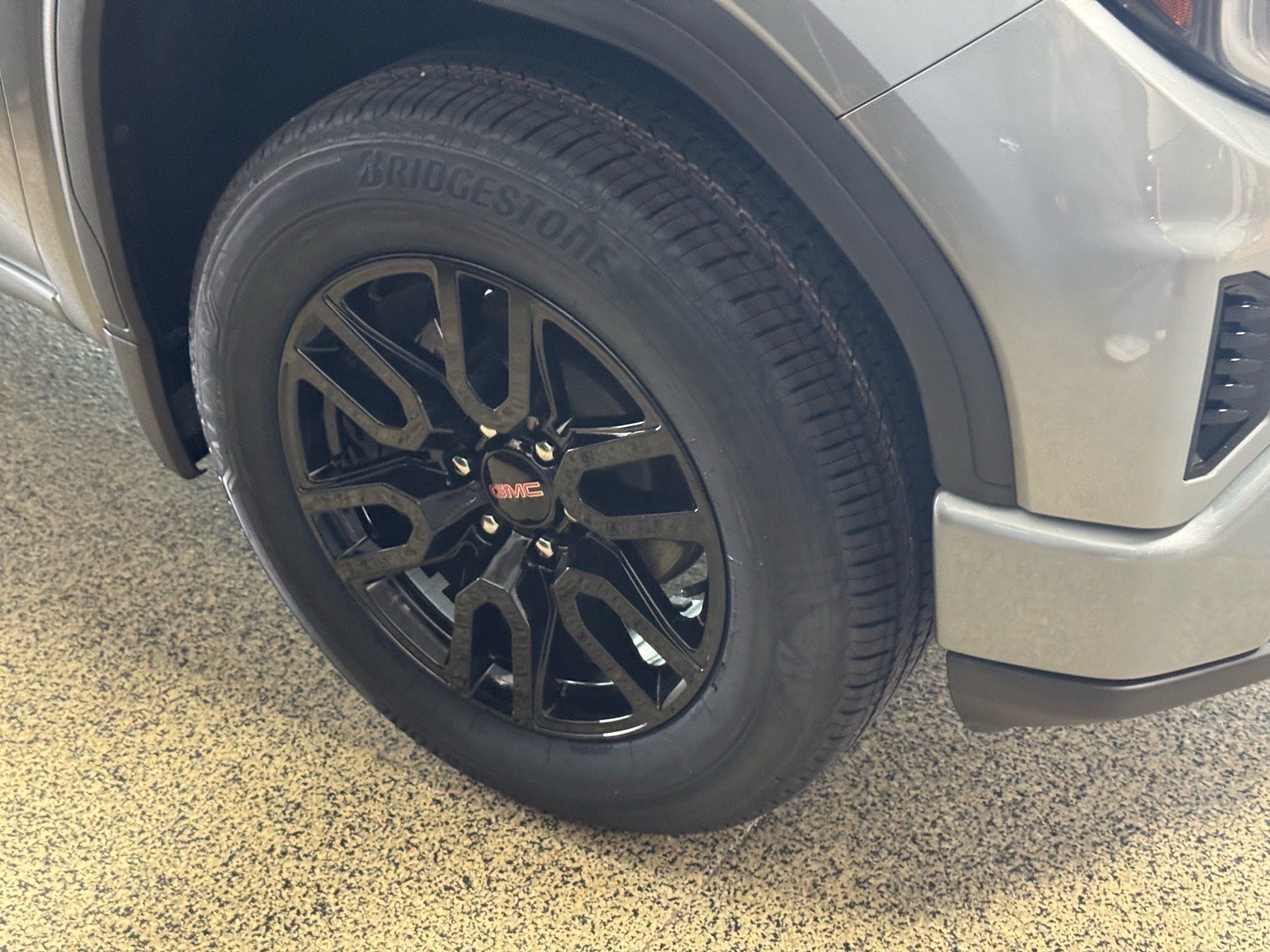 Used 2023 GMC Sierra 1500 Elevation AWD/4WD image 4
