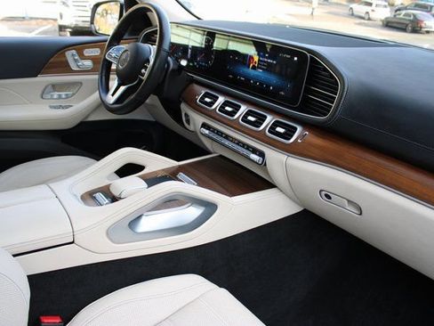 Used 2022 Mercedes-Benz GLS 580 GLS 580 4MATIC image 14